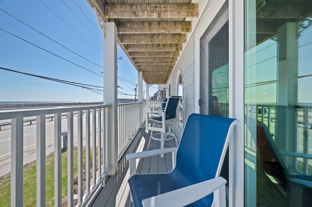 605 Ocean Blvd Apt 1, Hampton, NH 03842