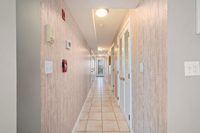 605 Ocean Blvd Apt 1, Hampton, NH 03842
