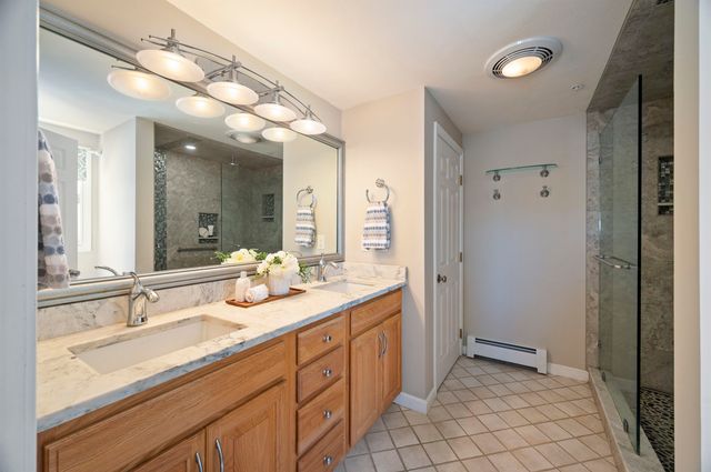 605 Ocean Blvd Apt 1, Hampton, NH 03842