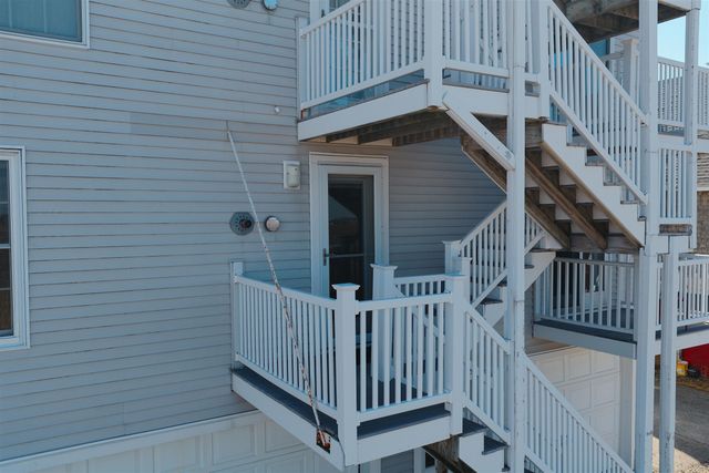 605 Ocean Blvd Apt 1, Hampton, NH 03842