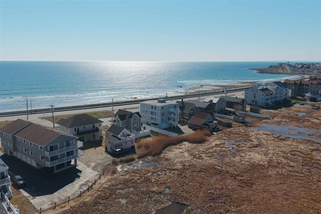 605 Ocean Blvd Apt 1, Hampton, NH 03842