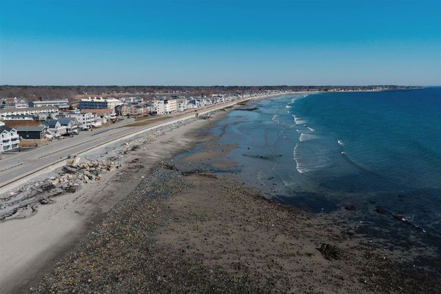 605 Ocean Blvd Apt 1, Hampton, NH 03842