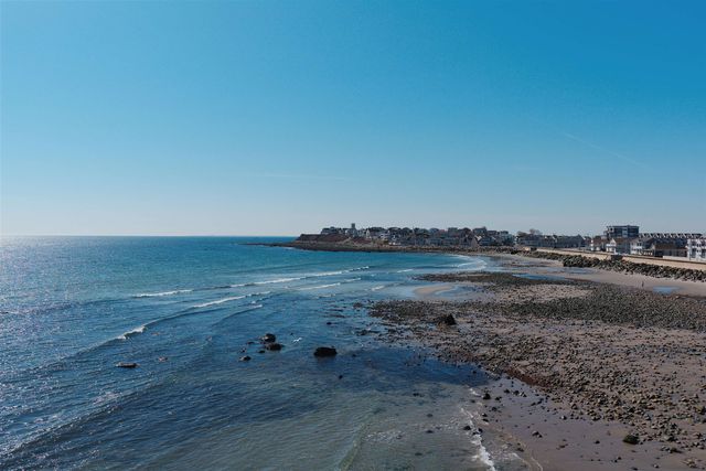 605 Ocean Blvd Apt 1, Hampton, NH 03842