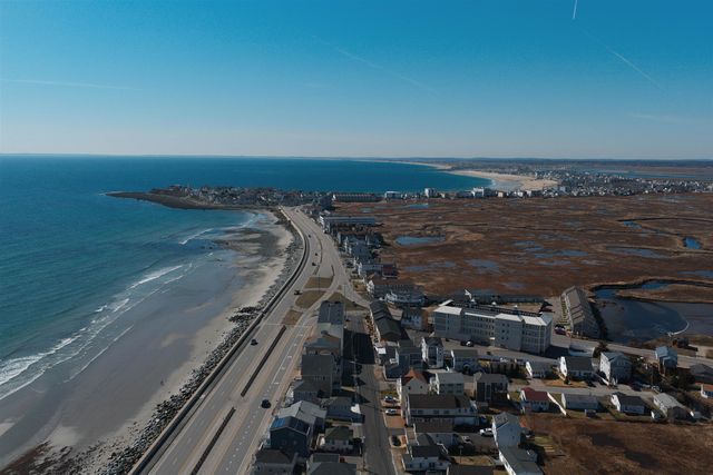 605 Ocean Blvd Apt 1, Hampton, NH 03842