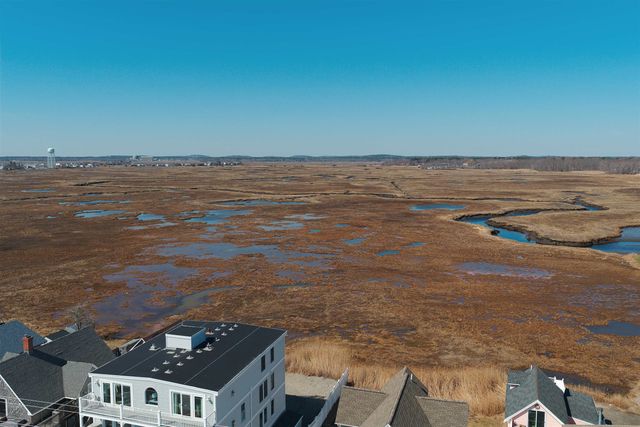 605 Ocean Blvd Apt 1, Hampton, NH 03842