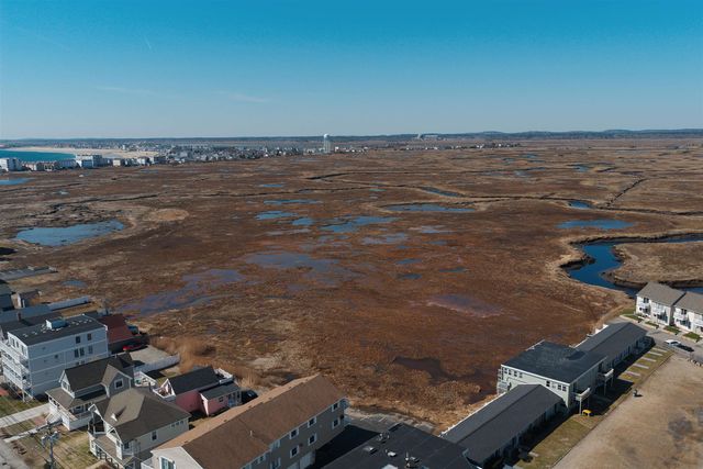 605 Ocean Blvd Apt 1, Hampton, NH 03842