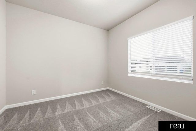 5216 Sheridan Road, Papillion, NE 68133