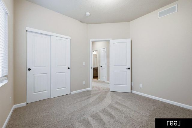 5216 Sheridan Road, Papillion, NE 68133