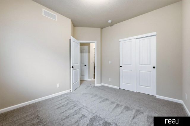 5216 Sheridan Road, Papillion, NE 68133