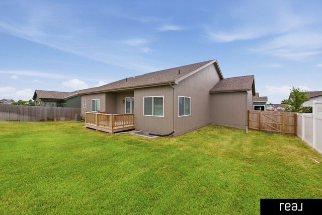 5216 Sheridan Road, Papillion, NE 68133