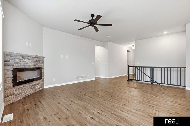 5216 Sheridan Road, Papillion, NE 68133