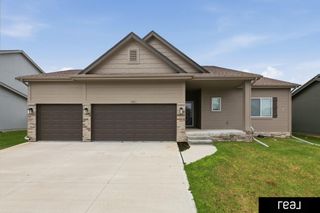 5216 Sheridan Road, Papillion, NE 68133