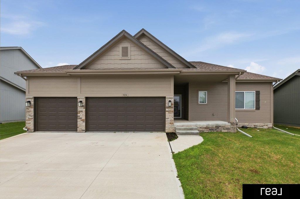 5216 Sheridan Road, Papillion, NE 68133