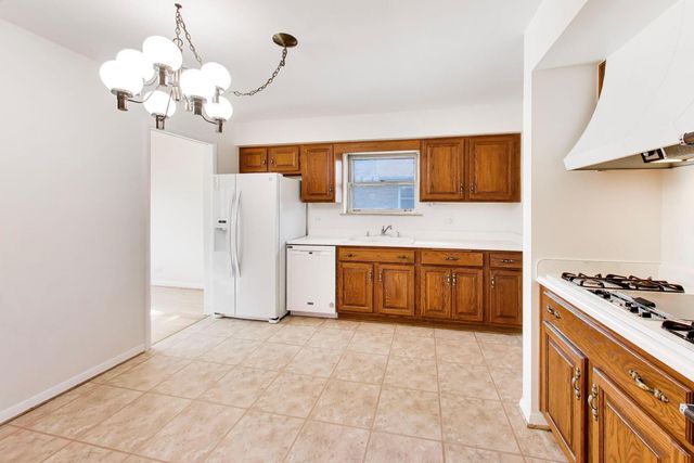 8840 Keeler Avenue, Skokie, IL 60076