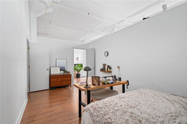 5850 Centre Ave 602, Shadyside, PA 15206