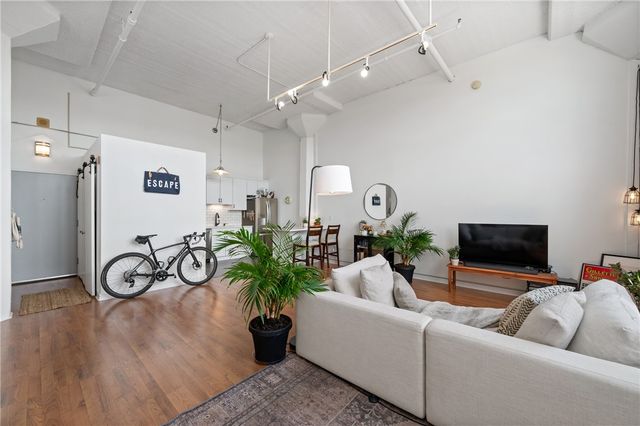 5850 Centre Ave 602, Shadyside, PA 15206