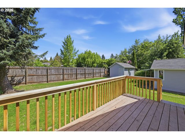 337 KNOOP Ln, Eugene, OR 97404