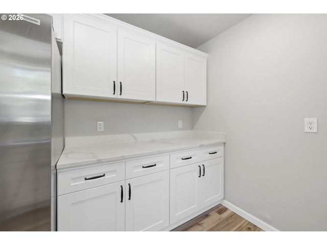 337 KNOOP Ln, Eugene, OR 97404
