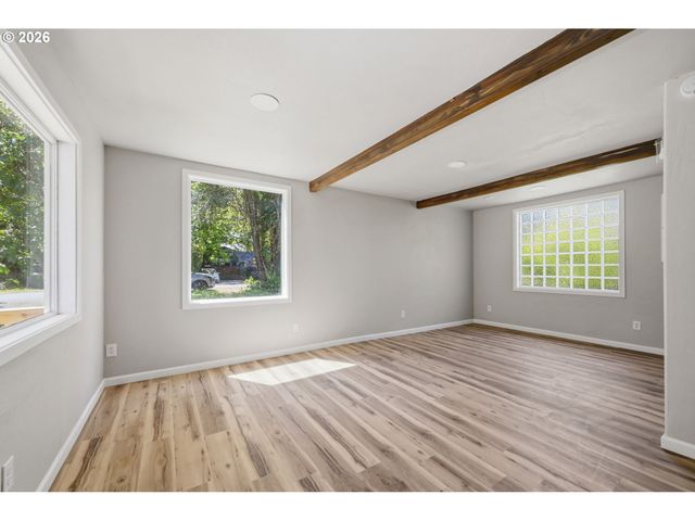 337 KNOOP Ln, Eugene, OR 97404