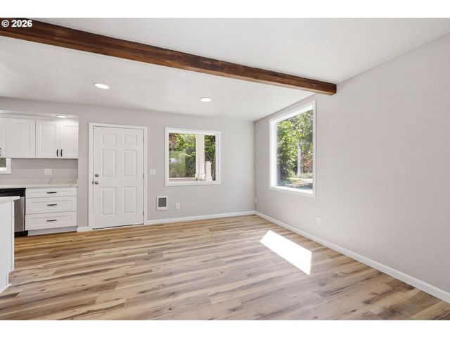 337 KNOOP Ln, Eugene, OR 97404