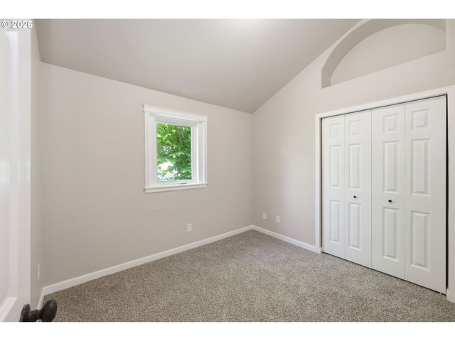 337 KNOOP Ln, Eugene, OR 97404