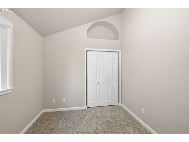 337 KNOOP Ln, Eugene, OR 97404