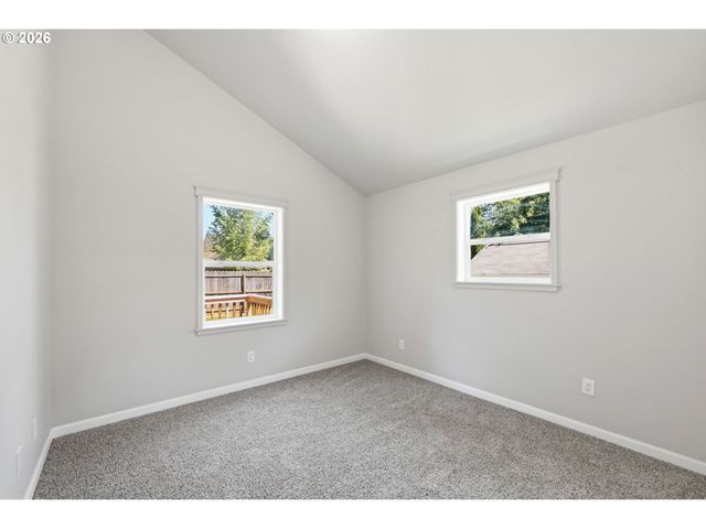 337 KNOOP Ln, Eugene, OR 97404