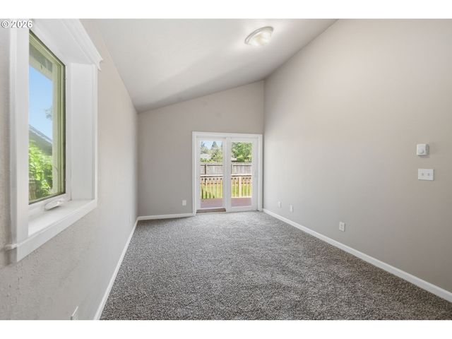 337 KNOOP Ln, Eugene, OR 97404