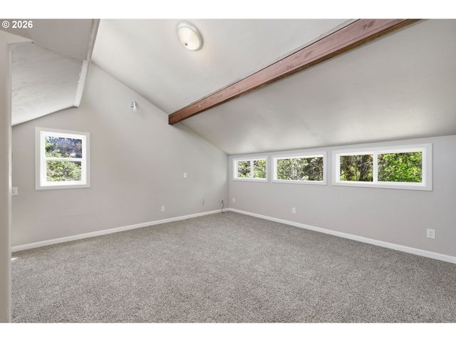 337 KNOOP Ln, Eugene, OR 97404