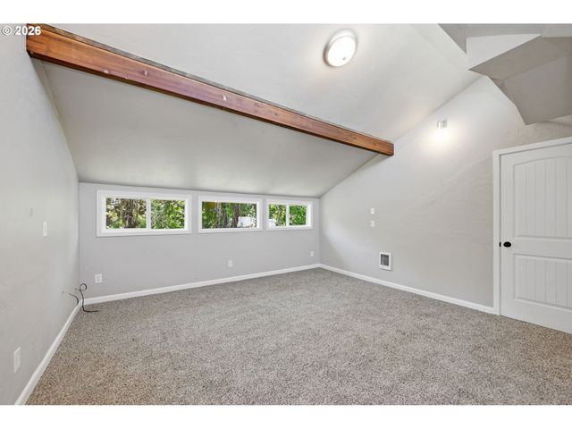337 KNOOP Ln, Eugene, OR 97404