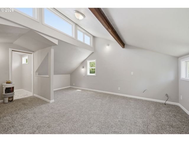337 KNOOP Ln, Eugene, OR 97404