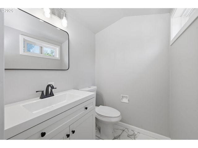 337 KNOOP Ln, Eugene, OR 97404