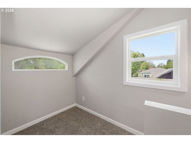 337 KNOOP Ln, Eugene, OR 97404
