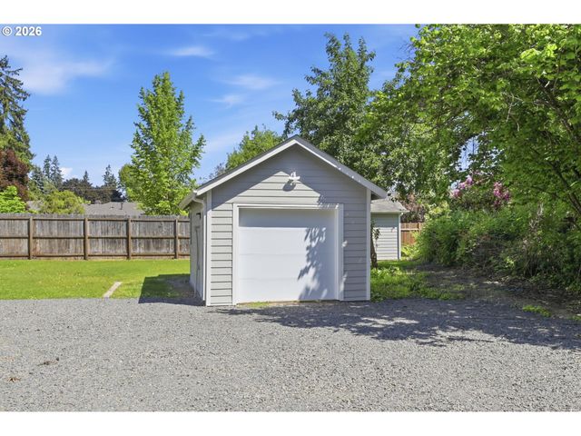 337 KNOOP Ln, Eugene, OR 97404