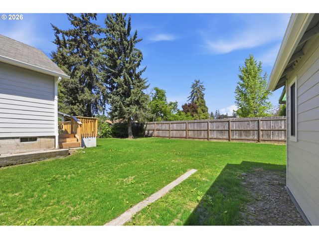 337 KNOOP Ln, Eugene, OR 97404