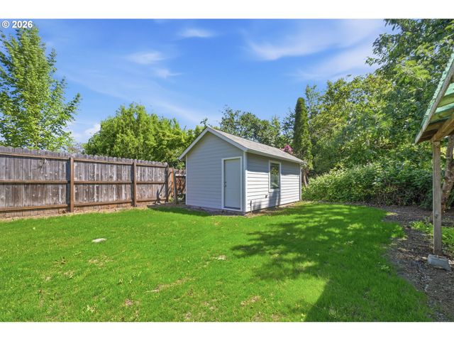 337 KNOOP Ln, Eugene, OR 97404