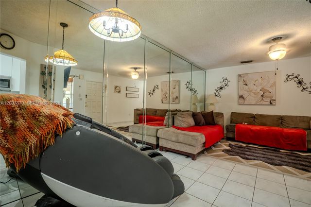 7899 NW 174th Terrace, Hialeah, FL 33015
