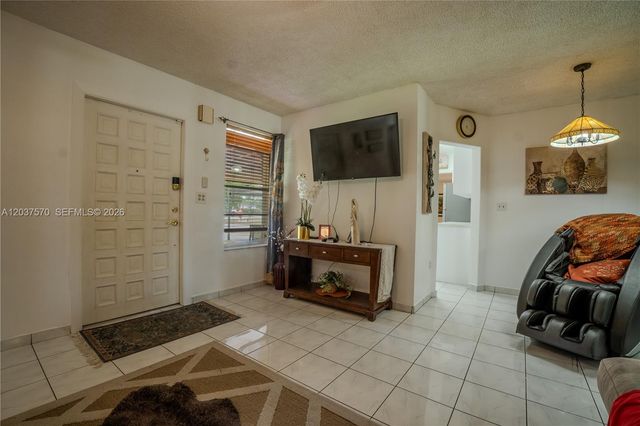 7899 NW 174th Terrace, Hialeah, FL 33015