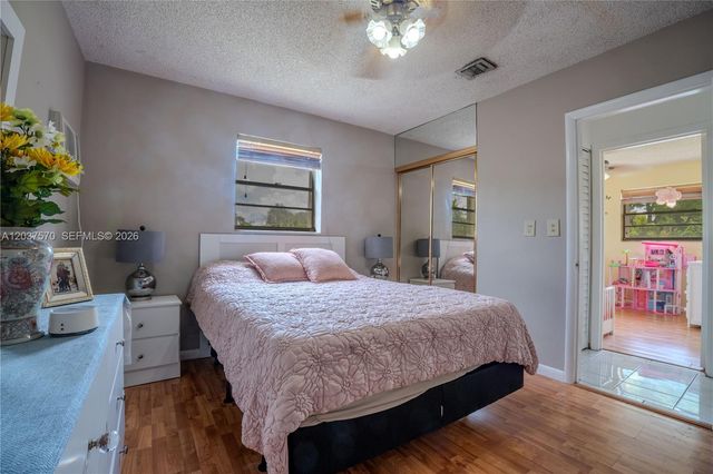 7899 NW 174th Terrace, Hialeah, FL 33015