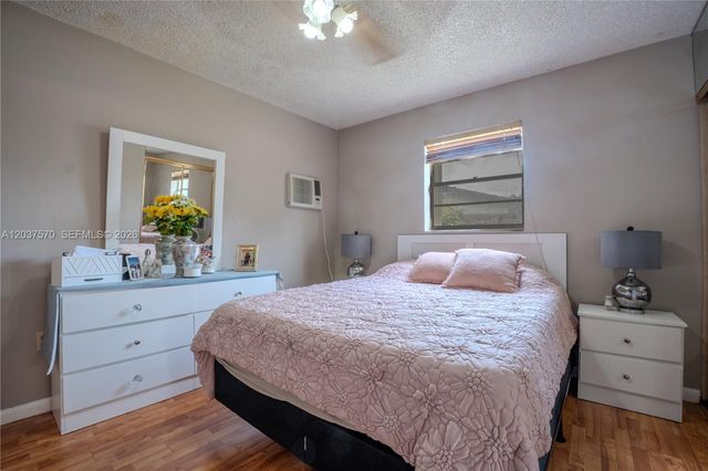 7899 NW 174th Terrace, Hialeah, FL 33015