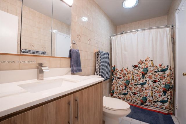 7899 NW 174th Terrace, Hialeah, FL 33015