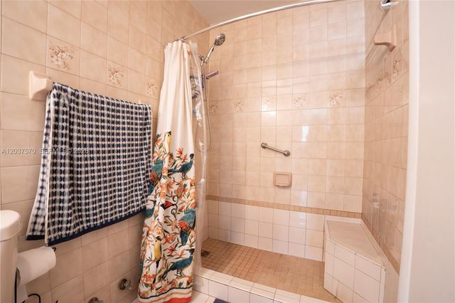 7899 NW 174th Terrace, Hialeah, FL 33015
