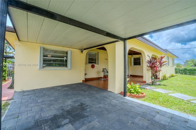 7899 NW 174th Terrace, Hialeah, FL 33015