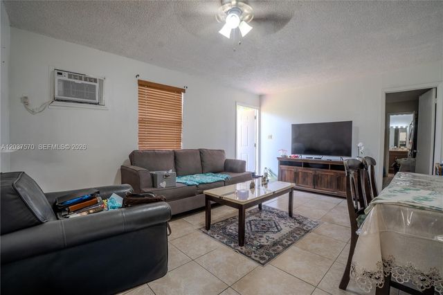 7899 NW 174th Terrace, Hialeah, FL 33015