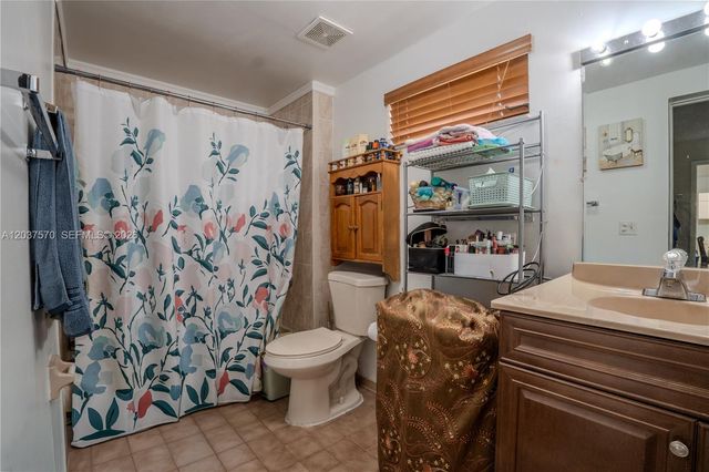 7899 NW 174th Terrace, Hialeah, FL 33015