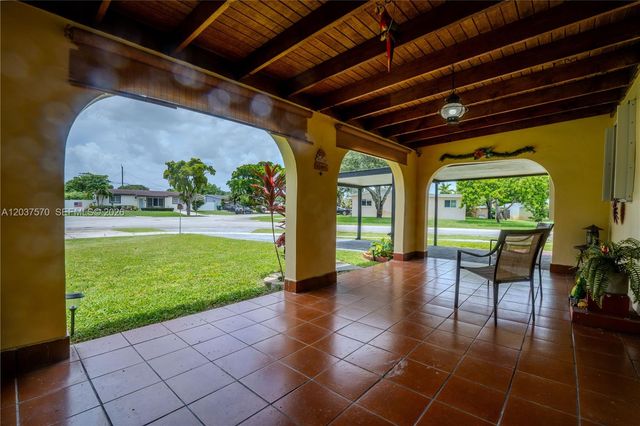 7899 NW 174th Terrace, Hialeah, FL 33015