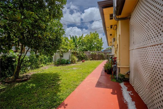 7899 NW 174th Terrace, Hialeah, FL 33015