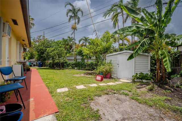 7899 NW 174th Terrace, Hialeah, FL 33015