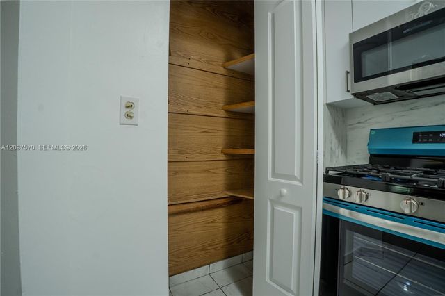 7899 NW 174th Terrace, Hialeah, FL 33015