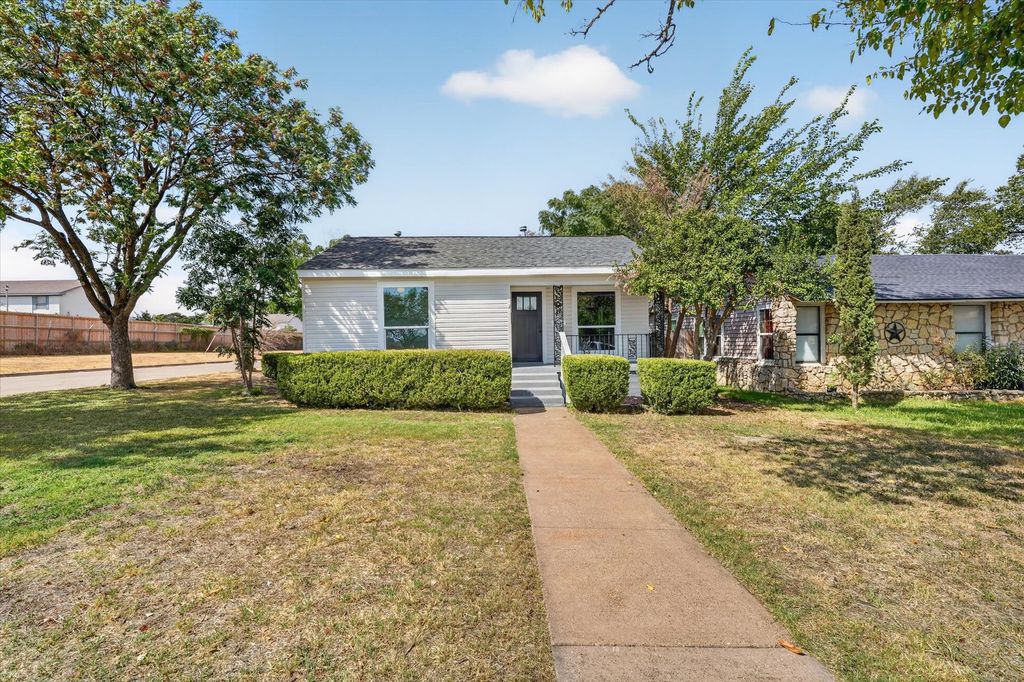 4044 Stanley Avenue, Fort Worth, TX 76110 — exterior